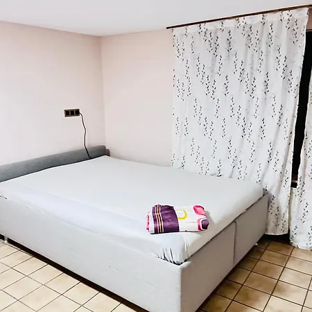 3-zimmer Messe In Laatzen Mit Kostenlosen Parkplaetzen *