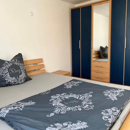 דירה 3-zimmer Messe In Laatzen Mit Kostenlosen Parkplaetzen *