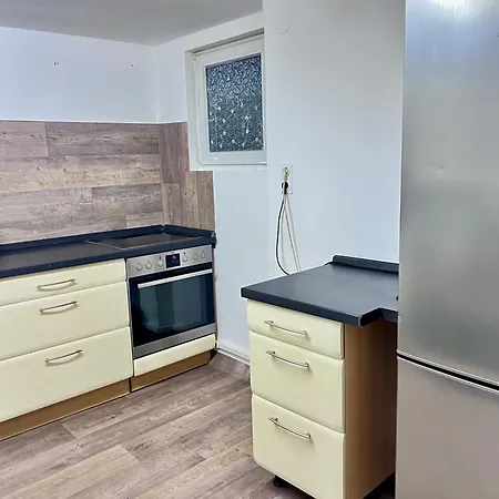 3-zimmer Messe In Laatzen Mit Kostenlosen Parkplaetzen Διαμέρισμα Ανόβερο